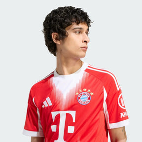 BAYERN MUNCHEN 26